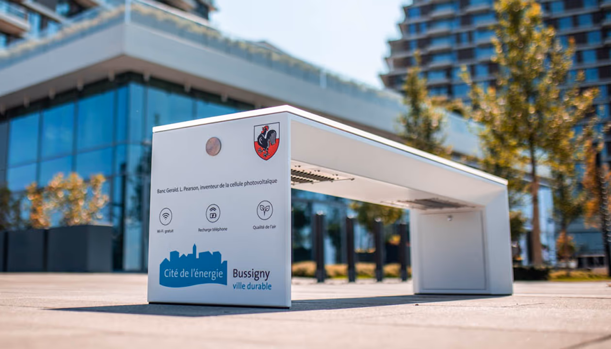 Solar smart bench branded for Bussigny ville durable