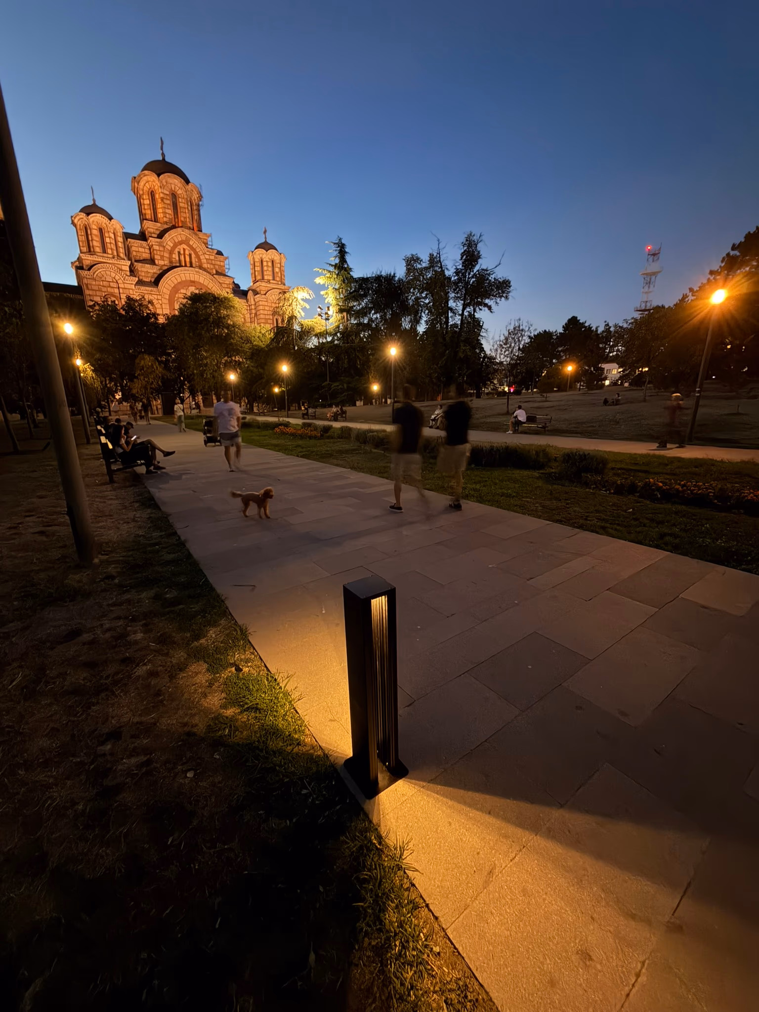 LED Bollard fluted aluminum profile detail