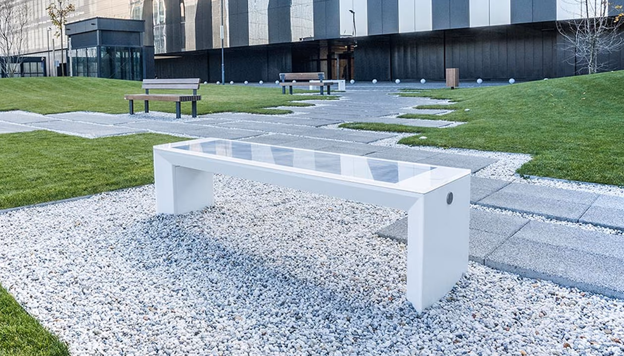 SmartBench Mini in a park setting