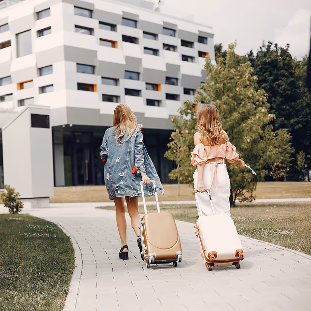 Hotel courtyards and waiting zones