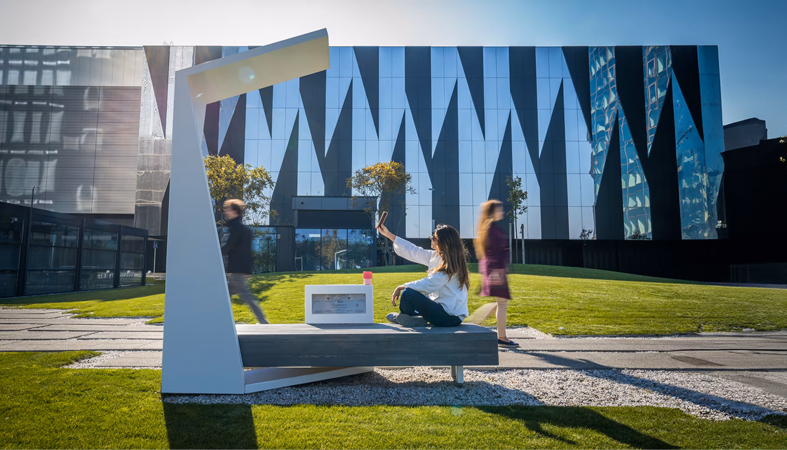 SmartBench 1 at a landmark location